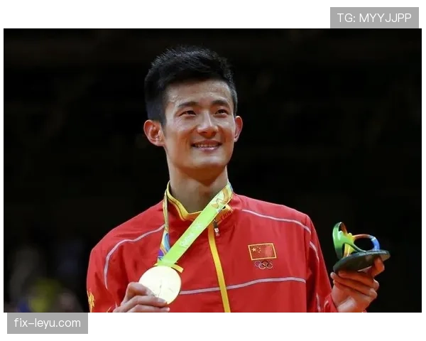 谌龙穿训练衫拎名牌包去买菜，我真怀疑这是羽毛球场还是时尚周