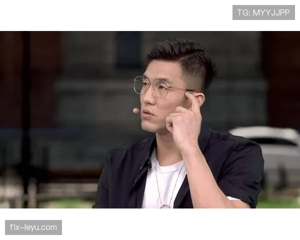 郭艾伦又双叒买豪车了，这回车库都快塞不下吧
